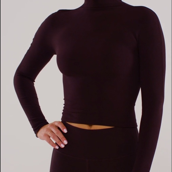 Fabletics Ruby SculpKnit Open Back Long Sleeve - Picture 2 of 6